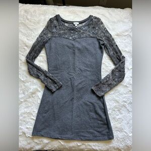 Mini sweater dress with lace arms